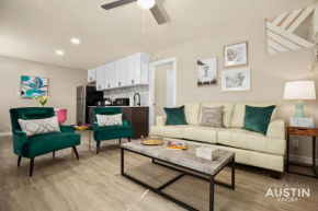 7-Minute Walk to Deep Eddy Pool, Parking, and Grill